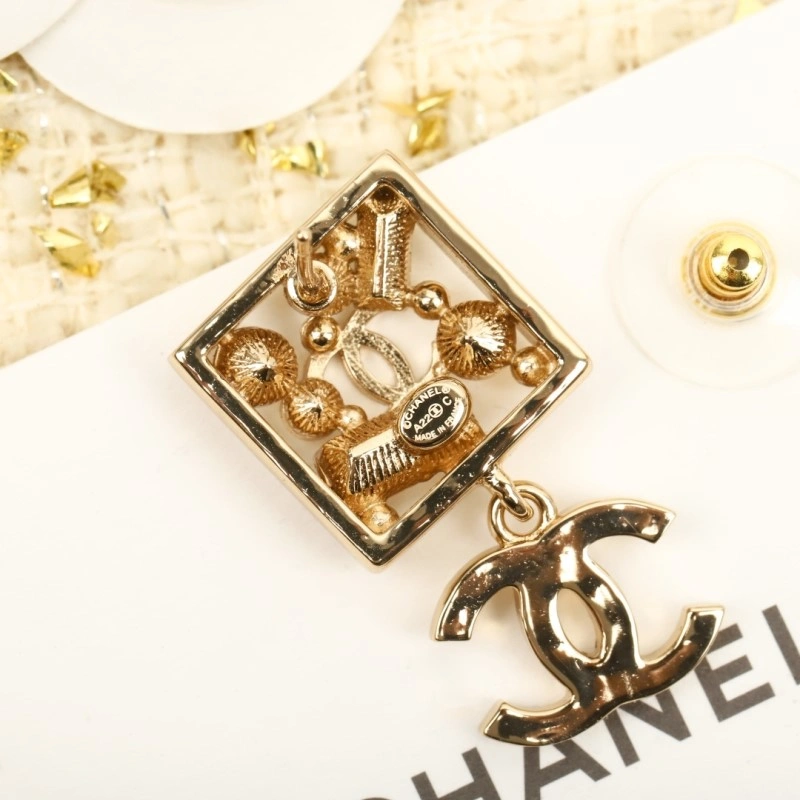 HighPerformance Chanel Earrings 220989