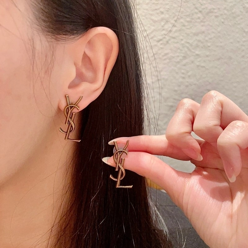 Chanel Earrings Lightweight 220993
