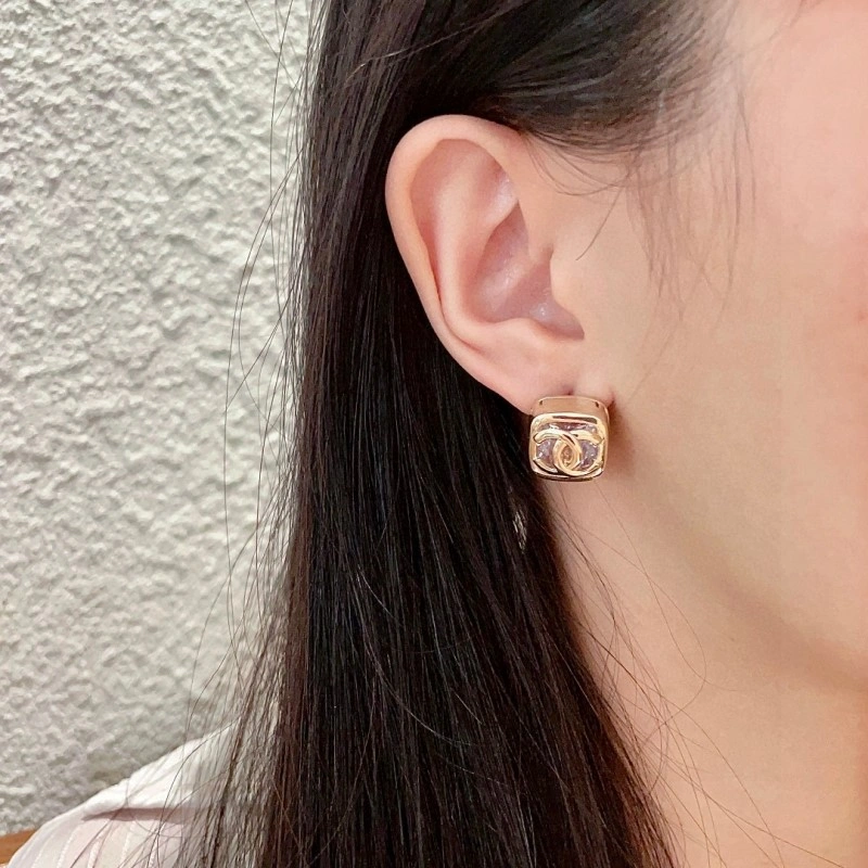 Tailored Chanel Earrings 220973