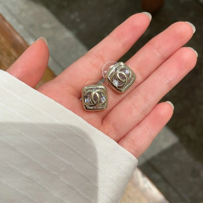 Tailored Chanel Earrings 220973