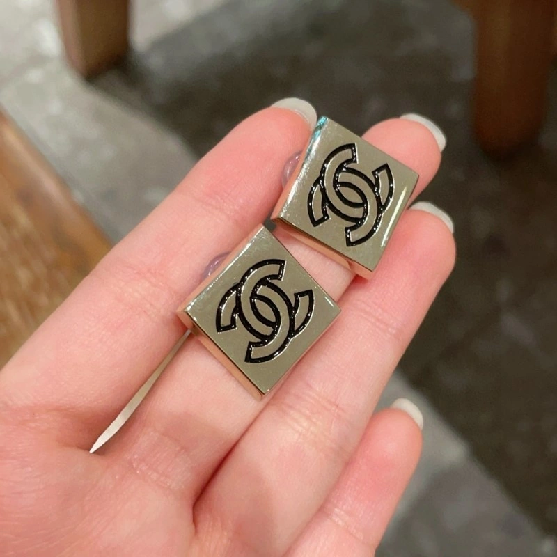 WellDesigned Chanel Earrings 220975
