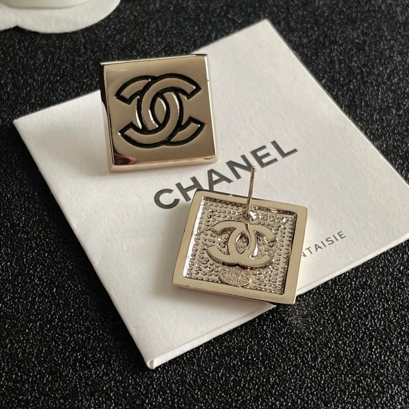 WellDesigned Chanel Earrings 220975