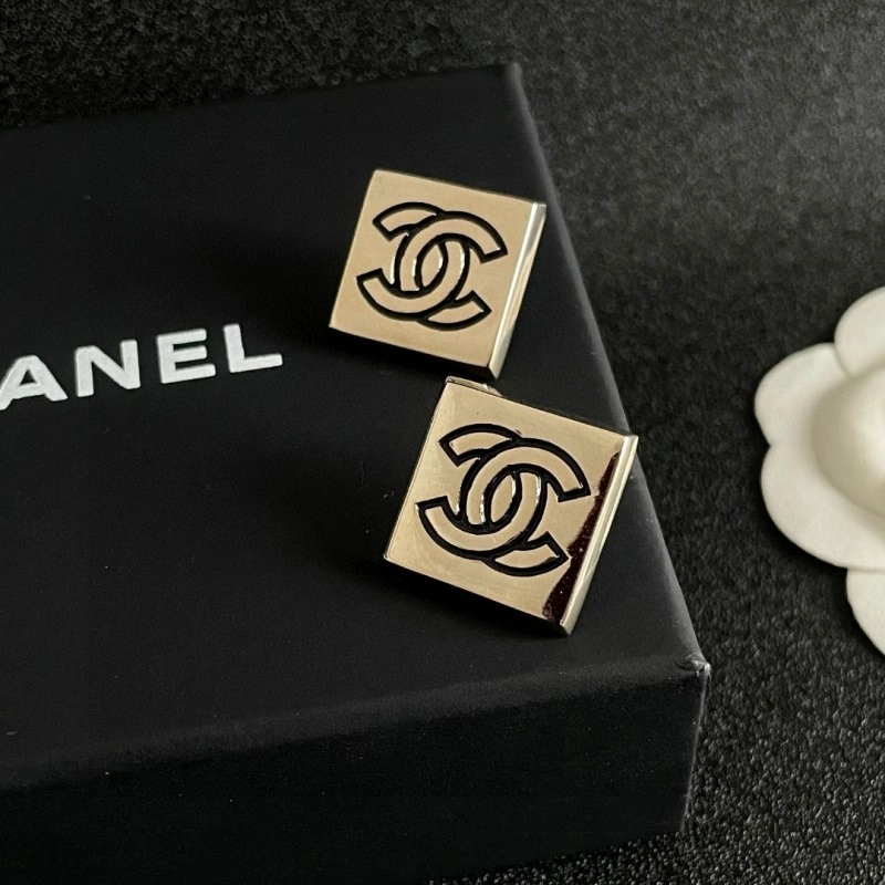 WellDesigned Chanel Earrings 220975