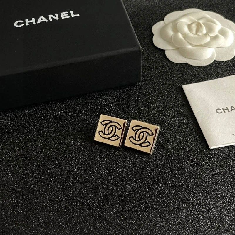 WellDesigned Chanel Earrings 220975
