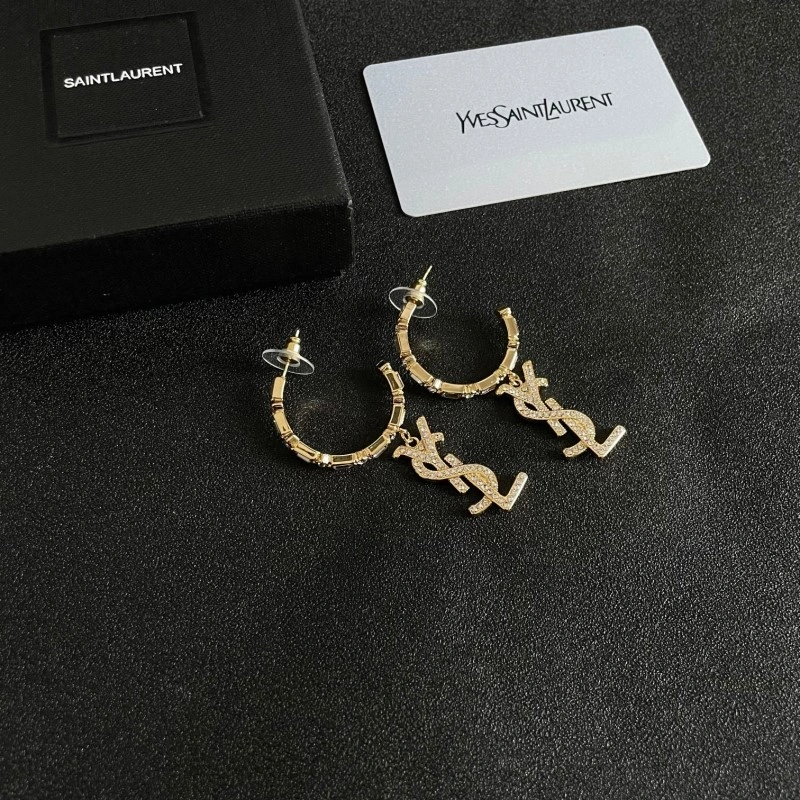 Chanel Earrings Lightweight 221040