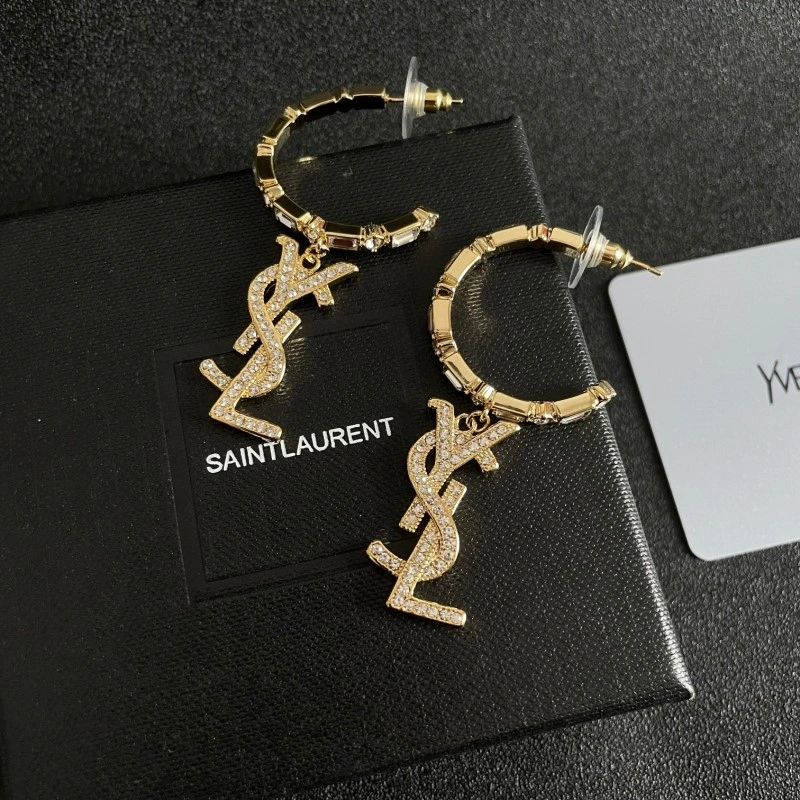 Chanel Earrings Lightweight 221040