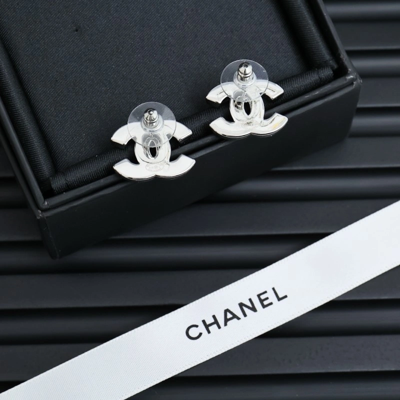 Effortless Chanel Earrings 220961