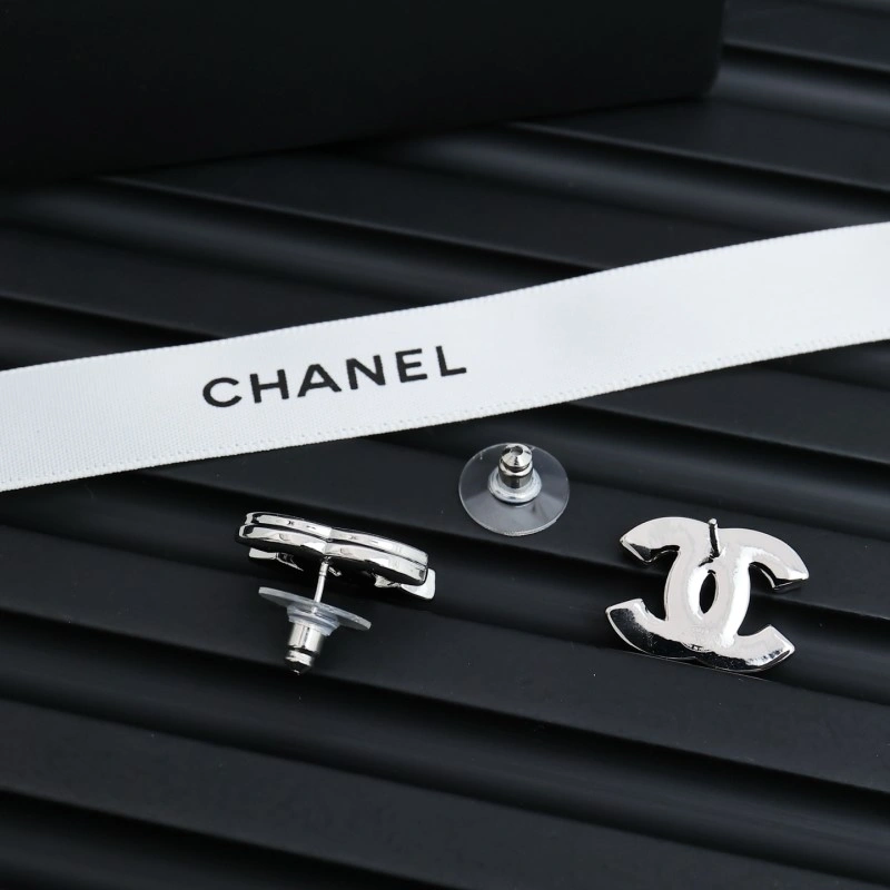 Effortless Chanel Earrings 220961