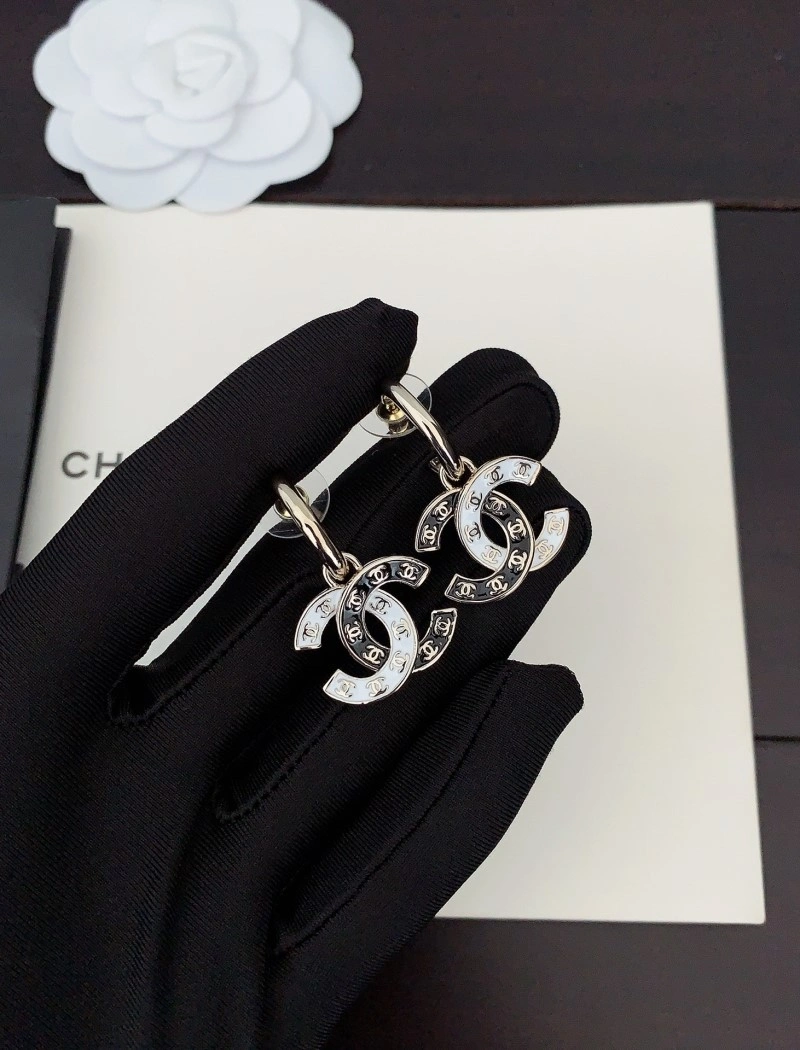 Chic Chanel Earrings 220960