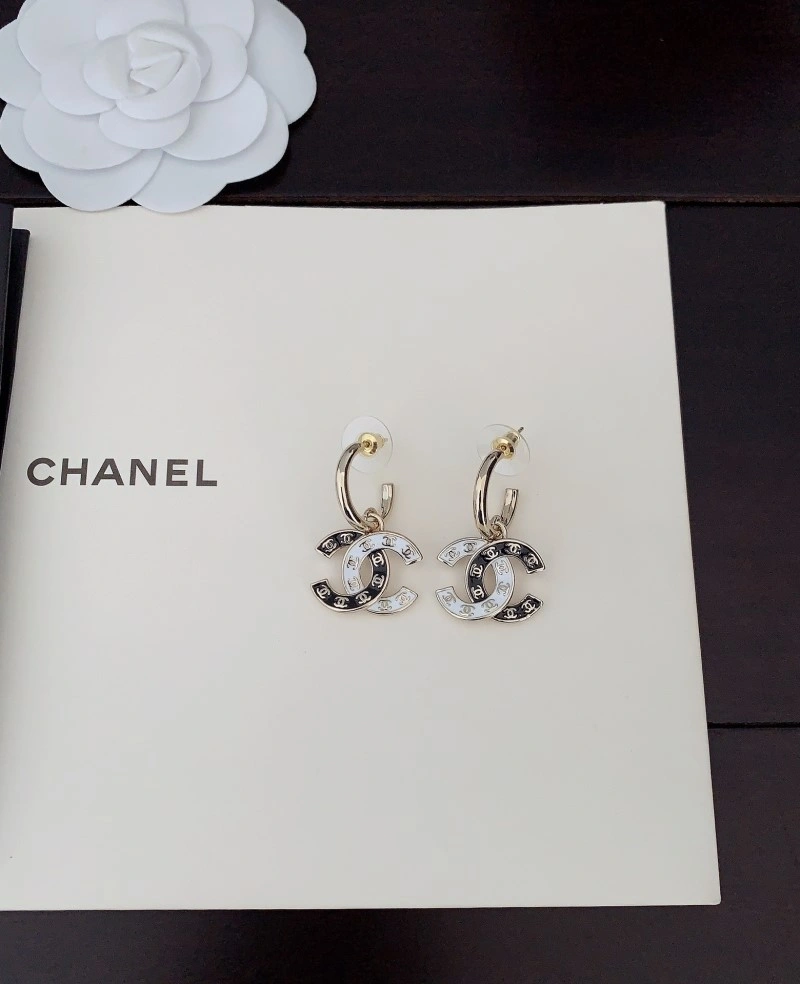 Chic Chanel Earrings 220960