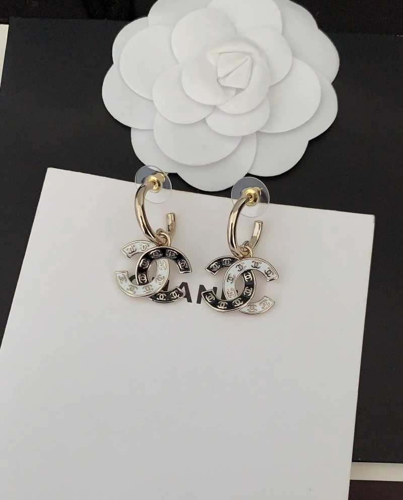 Chic Chanel Earrings 220960