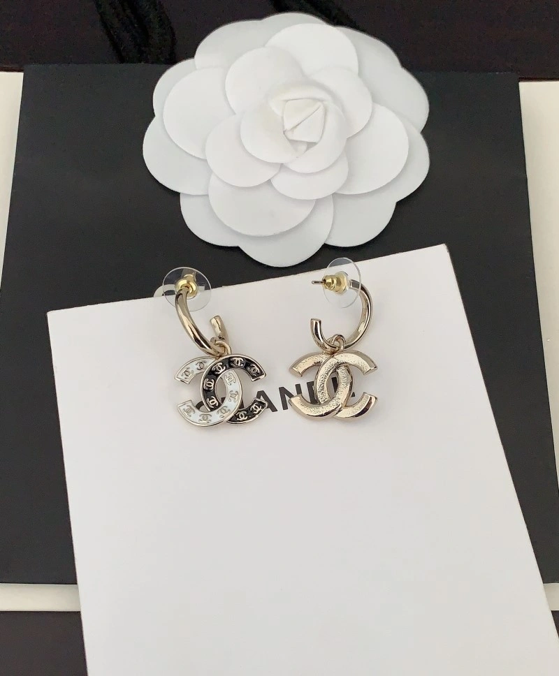 Chic Chanel Earrings 220960