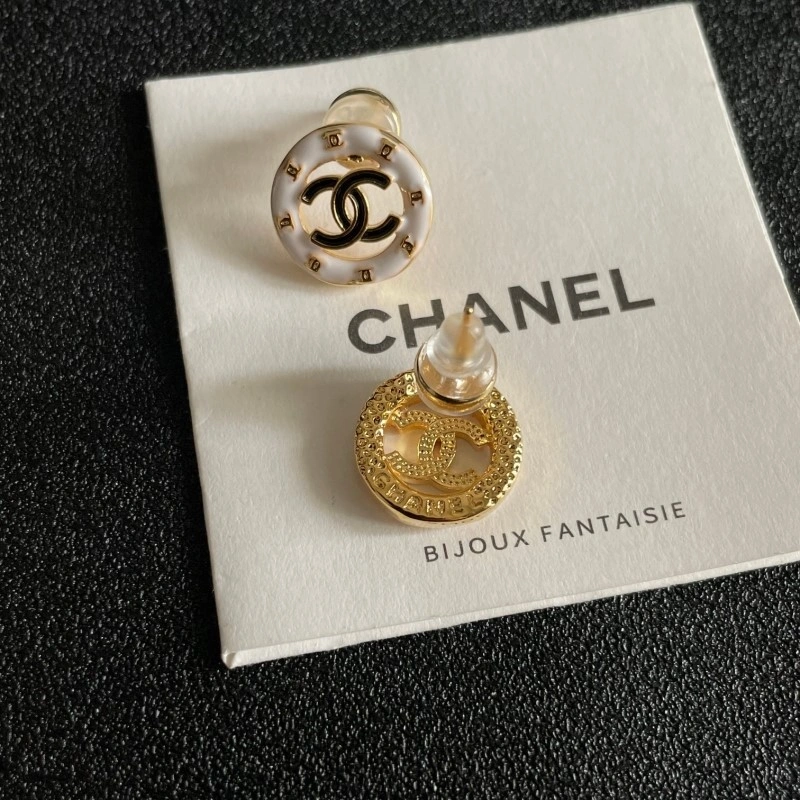 Elegant Chanel Earrings 220940