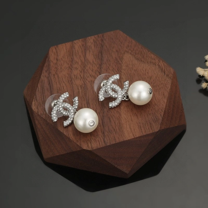 Chanel Earrings Chic 221012