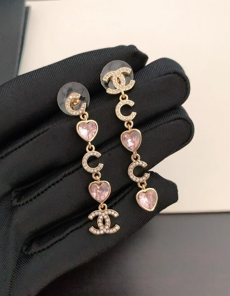 EyeCatching Chanel Earrings 220924