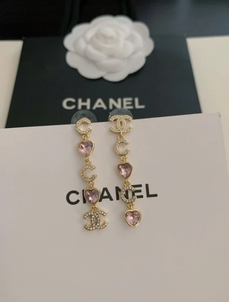 EyeCatching Chanel Earrings 220924
