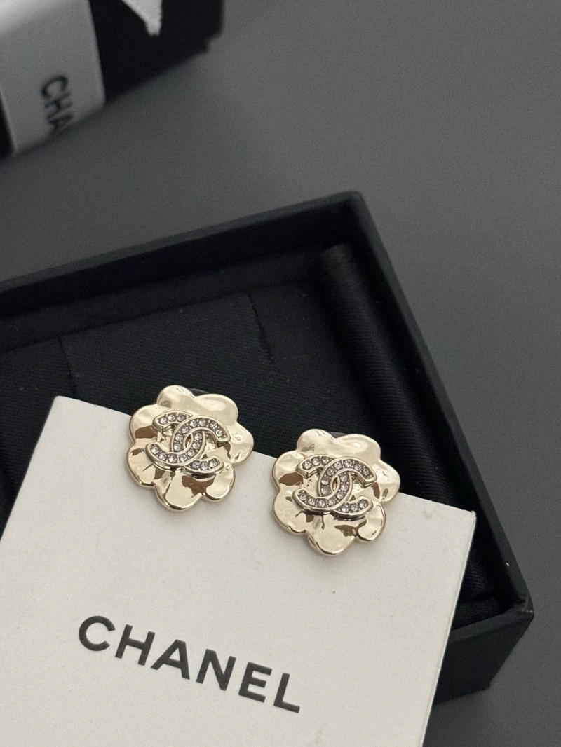Chanel Earrings MoistureWicking 220927