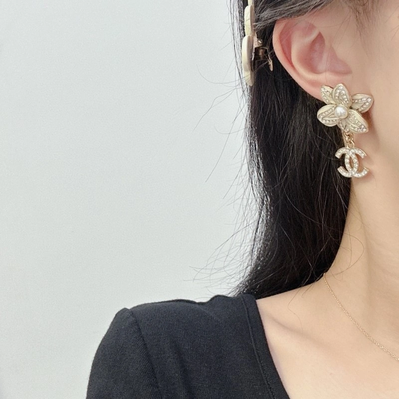 WellDesigned Chanel Earrings 220920