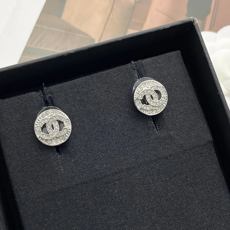 Stylish Chanel Earrings 220919