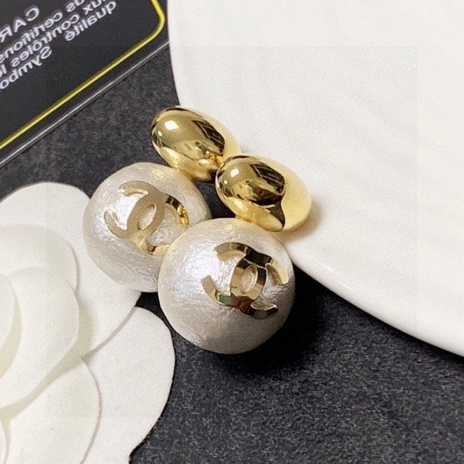 Chanel Earrings ModernLook 220214