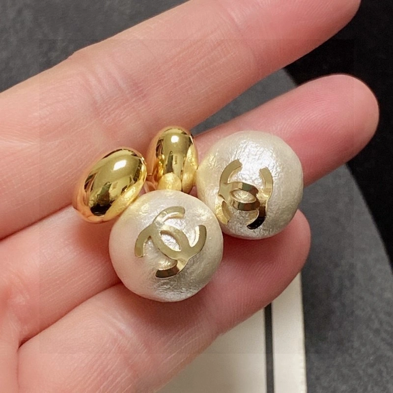Chanel Earrings ModernLook 220214