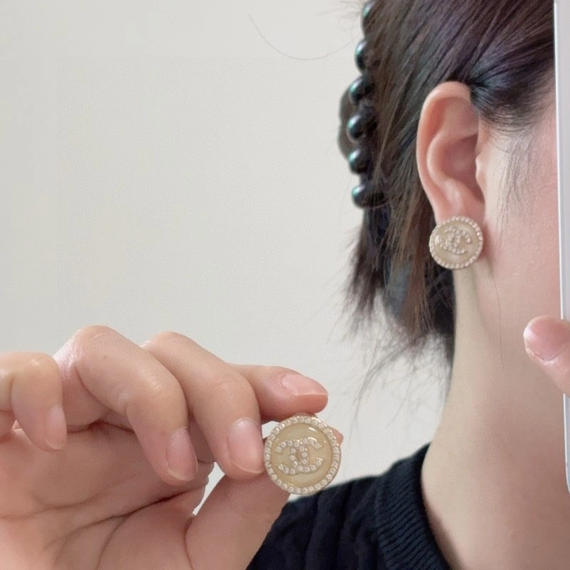 Chanel Earrings Stylish 220210