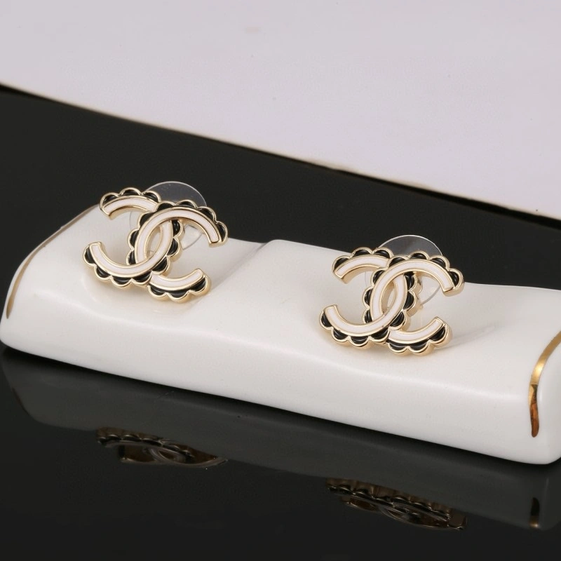 Chanel Earrings Trendsetting 220212