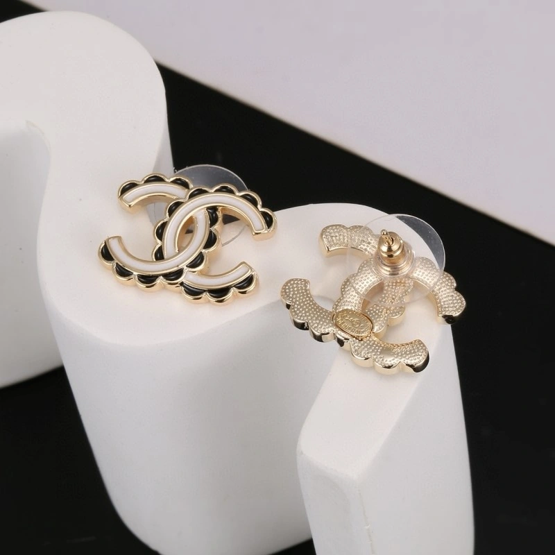 Chanel Earrings Trendsetting 220212