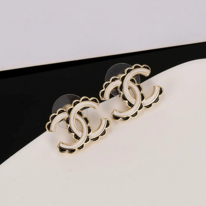Chanel Earrings Trendsetting 220212