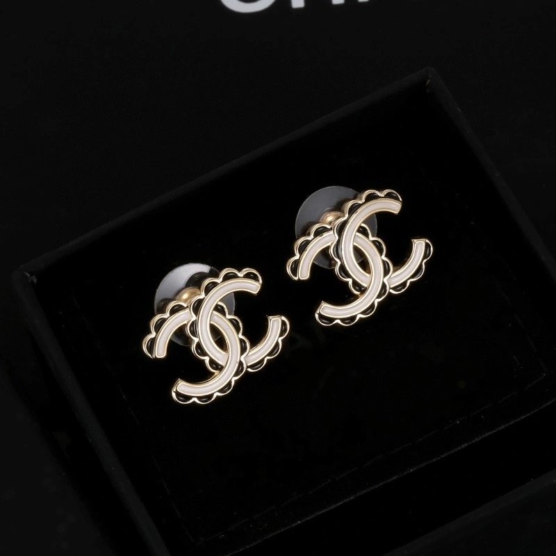 Chanel Earrings Trendsetting 220212