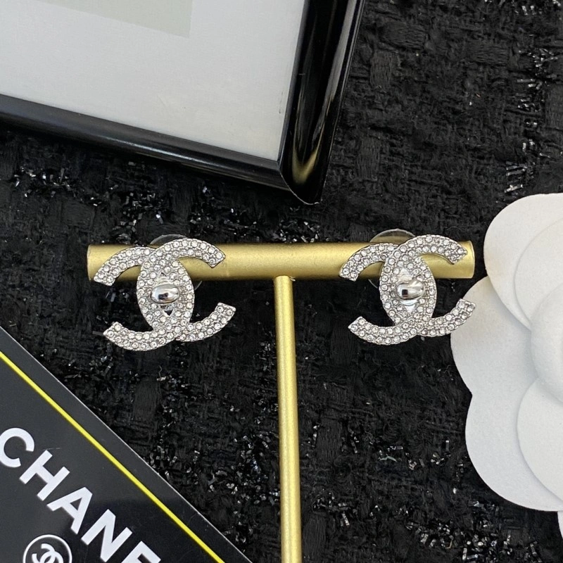 Chanel Earrings Lightweight 220196