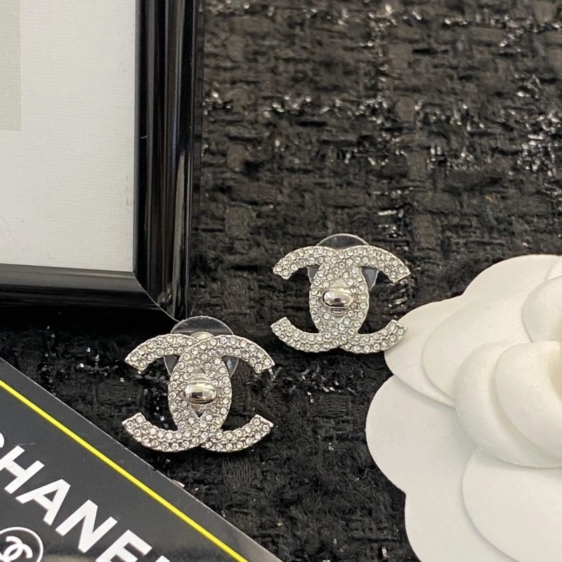 Chanel Earrings Lightweight 220196
