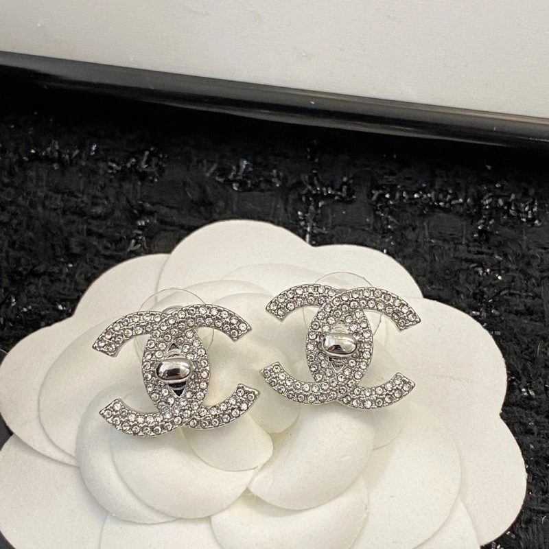 Chanel Earrings Lightweight 220196
