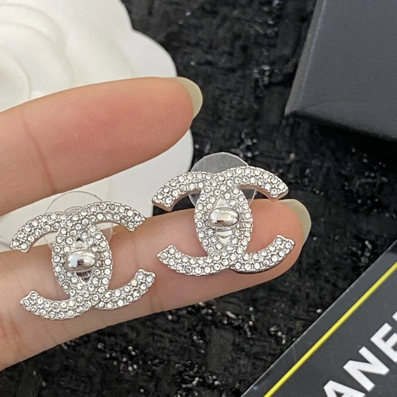 Chanel Earrings Lightweight 220196