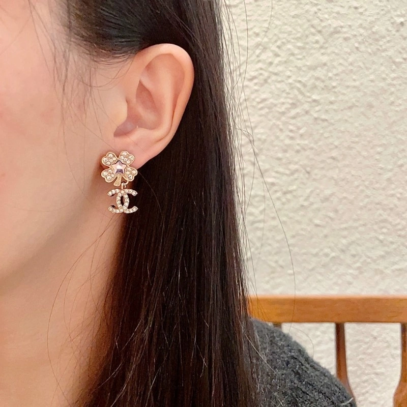 Chanel Earrings Affordable 220169