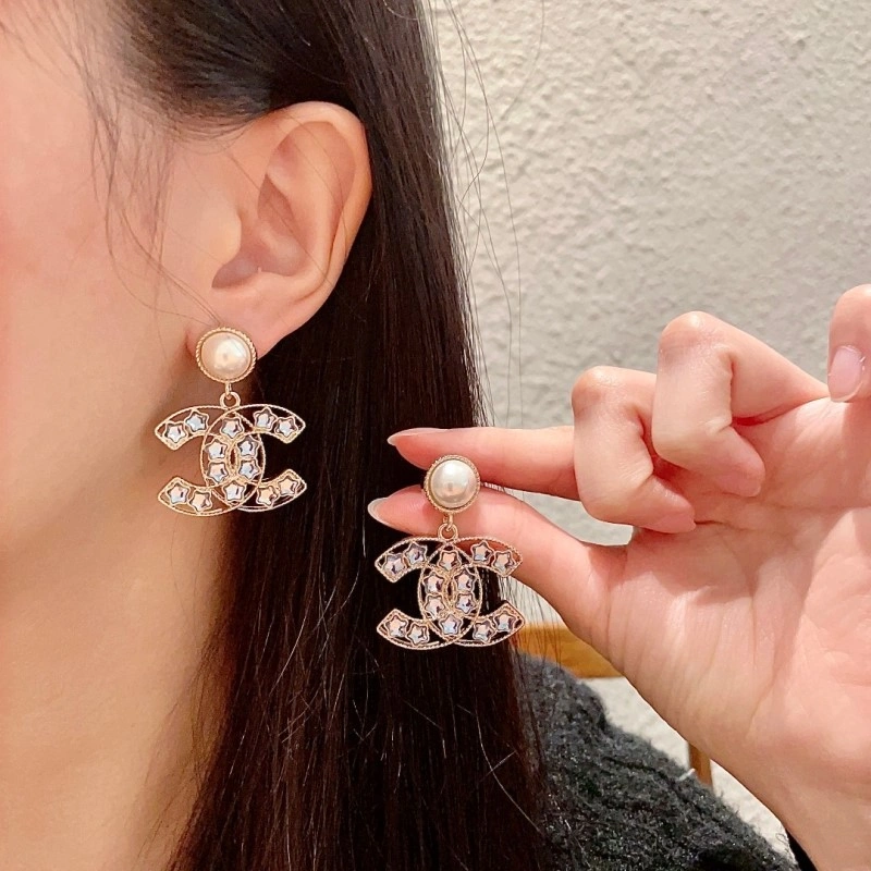 Elegant Chanel Earrings 220165