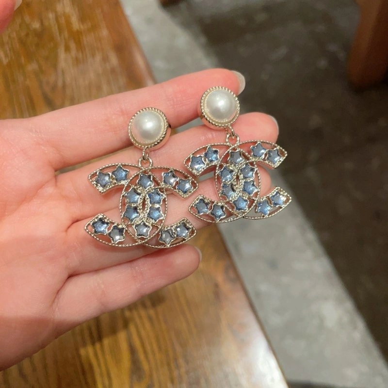 Elegant Chanel Earrings 220165