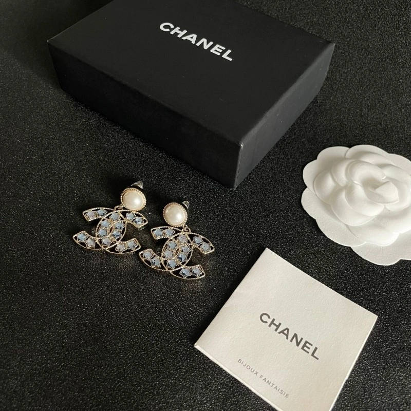 Elegant Chanel Earrings 220165