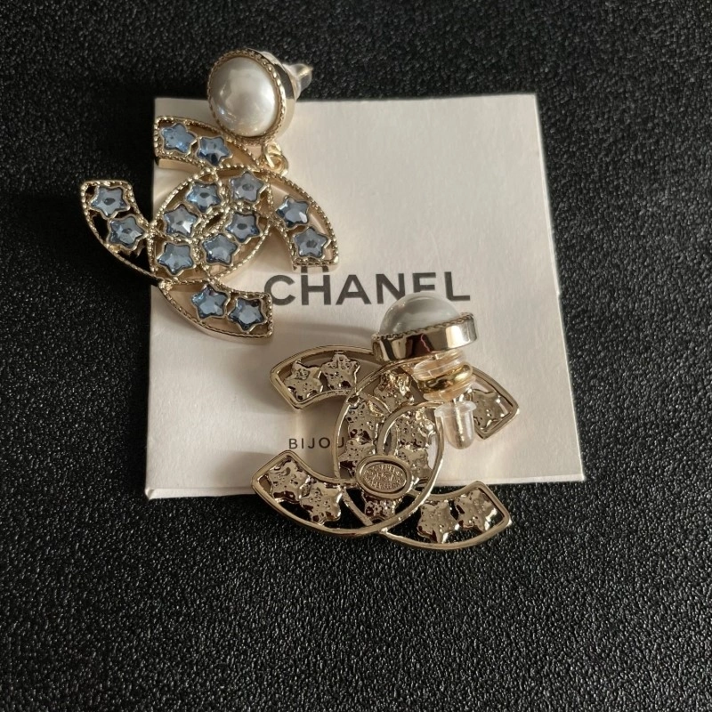 Elegant Chanel Earrings 220165