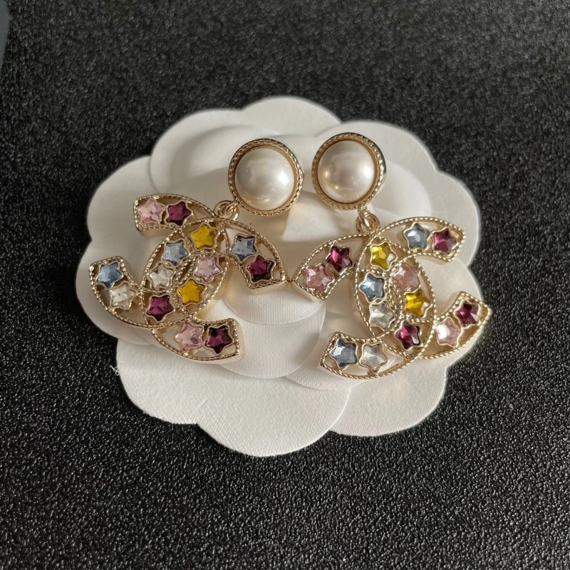 Lightweight Chanel Earrings 220166