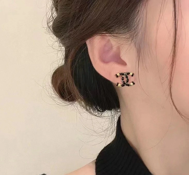 Chanel Earrings Stylish 220177
