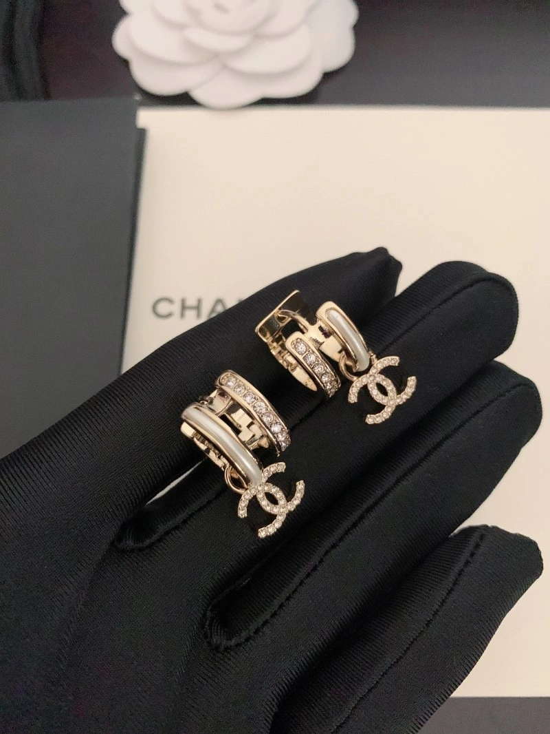Affordable Chanel Earrings 220164