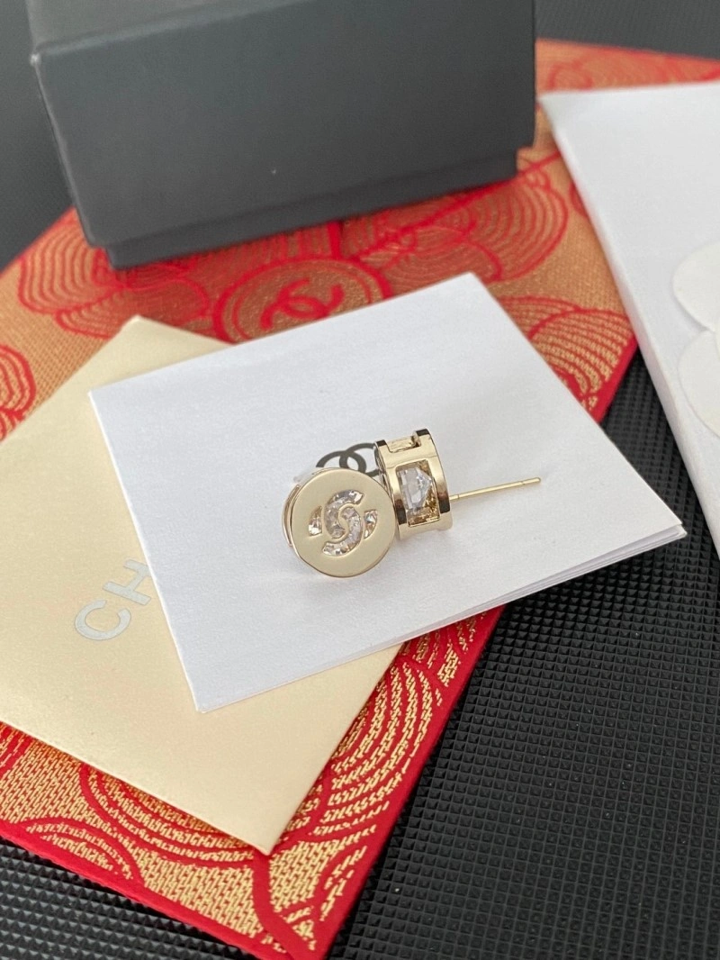 Sleek Chanel Earrings 220161