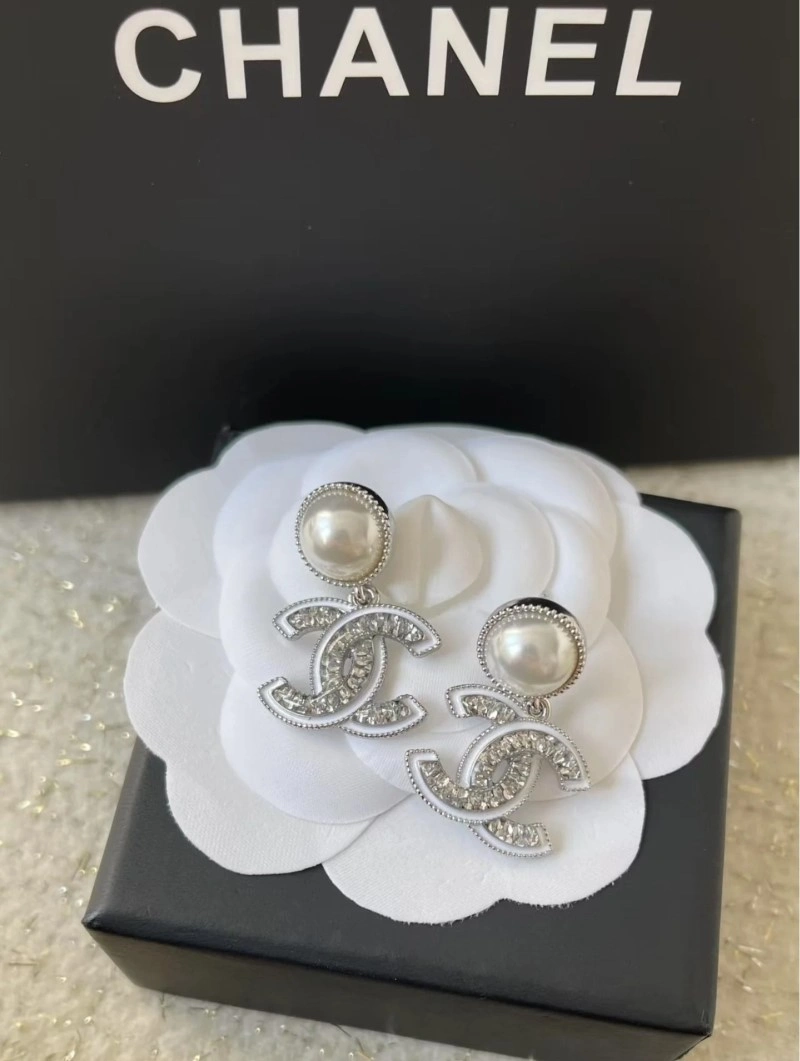 Chanel Earrings Vibrant 220229