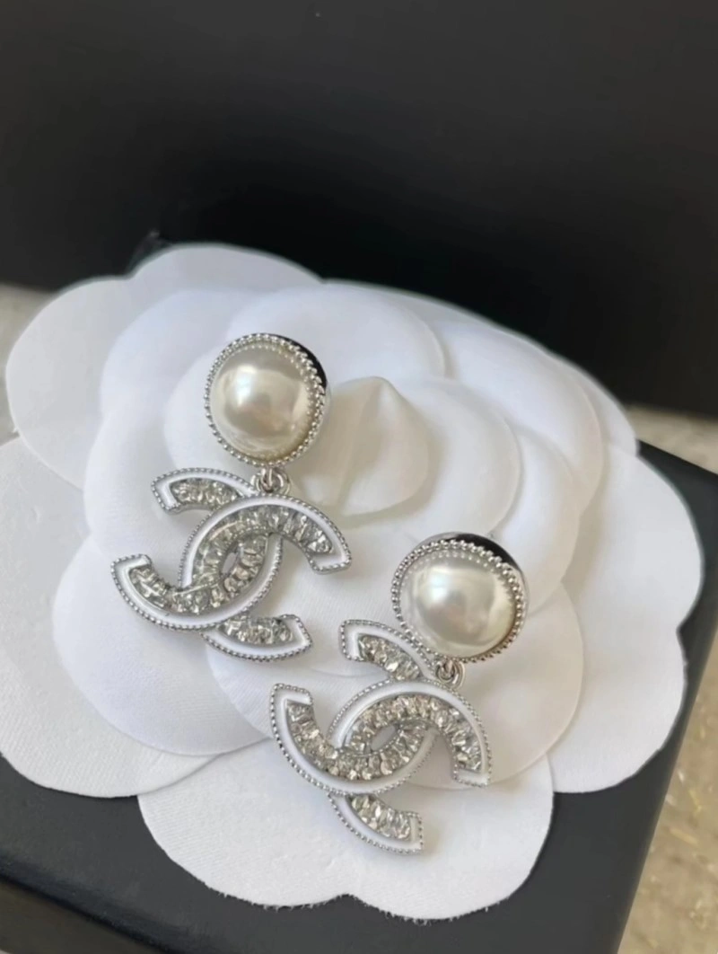 Chanel Earrings Vibrant 220229
