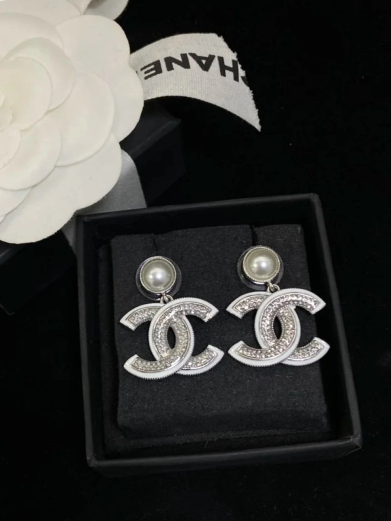 Chanel Earrings Vibrant 220229
