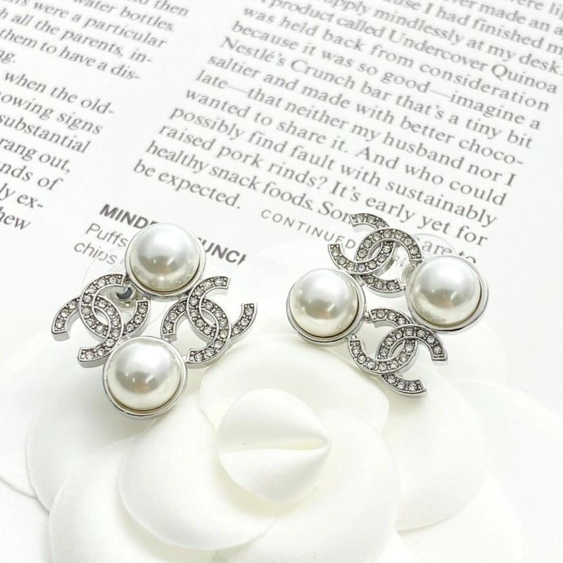 Unique Chanel Earrings 220151