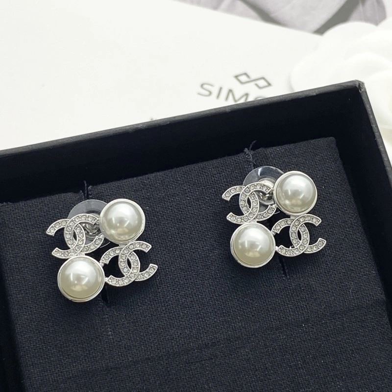 Unique Chanel Earrings 220151