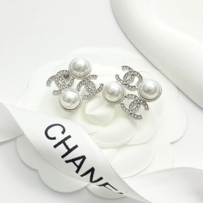 Unique Chanel Earrings 220151