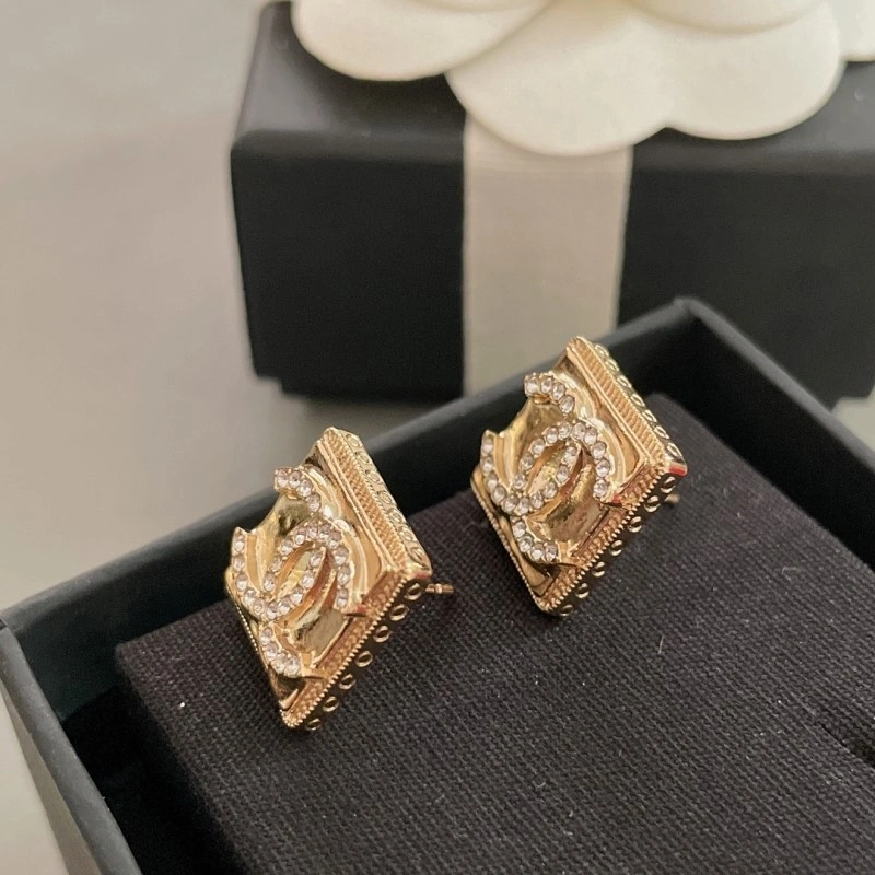 Chanel Earrings WellDesigned 220147
